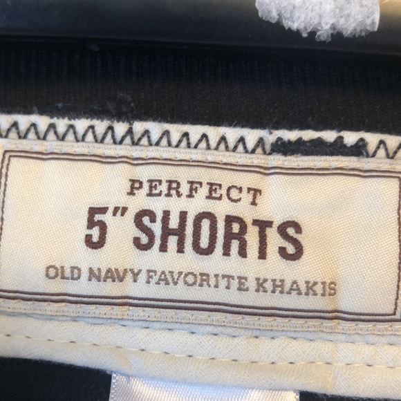 Cute pair of Old Navy Favorite Khakis - Picture 5 of 7